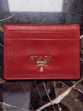 PRADA Saffiano Leather Card/ID Holder 😍❤️